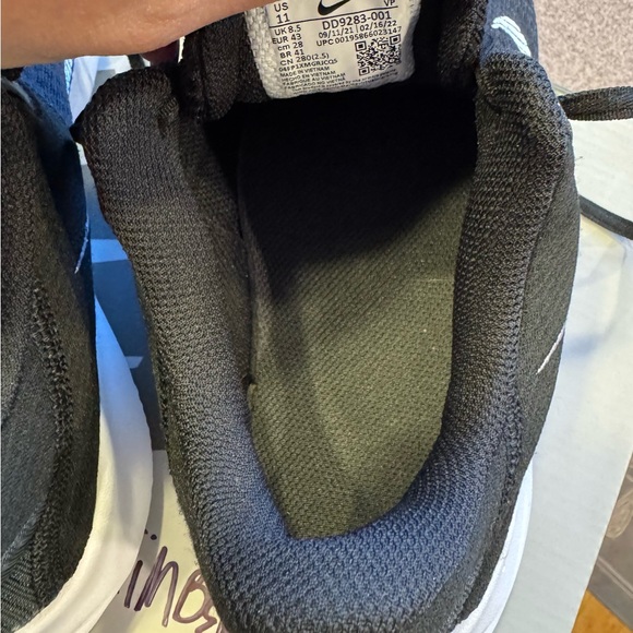 Nike Flex Women’s Athletic Sneakers - Picture 7 of 9